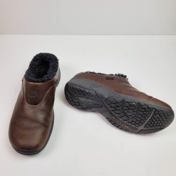 merrell women's ice clog